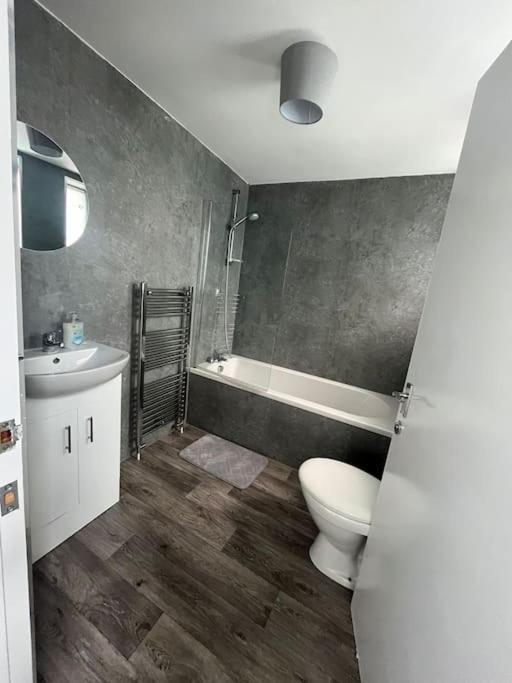 The M Rooms At 144 Kirk of Shotts Exteriér fotografie